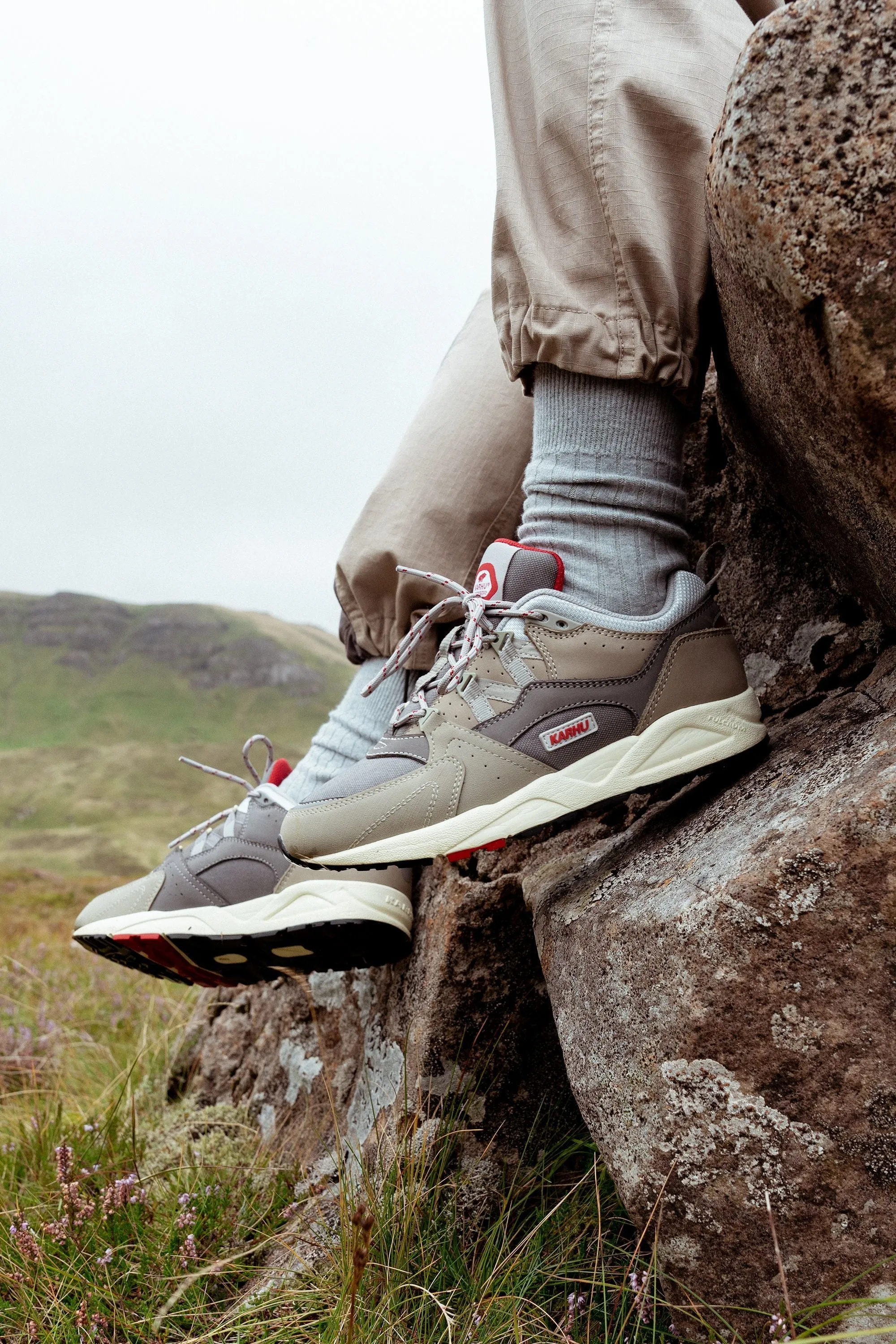 KARHU X FOOTPATROL FUSION 2.0 "SNOWSTAR" - LONDON FOG / CHARCOAL GRAY